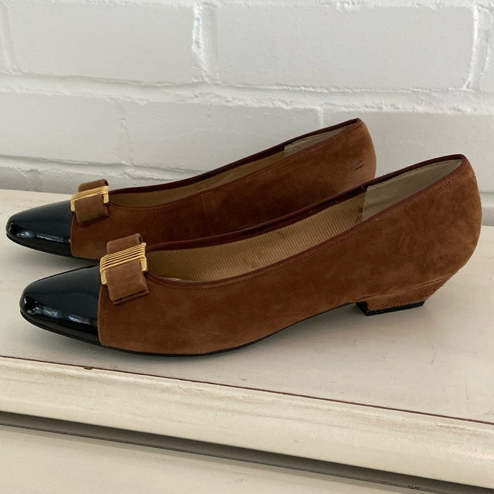 Womens Classic Leather Suede Shelby Comfort Flex Low Heel Slip-On Pump Size 8